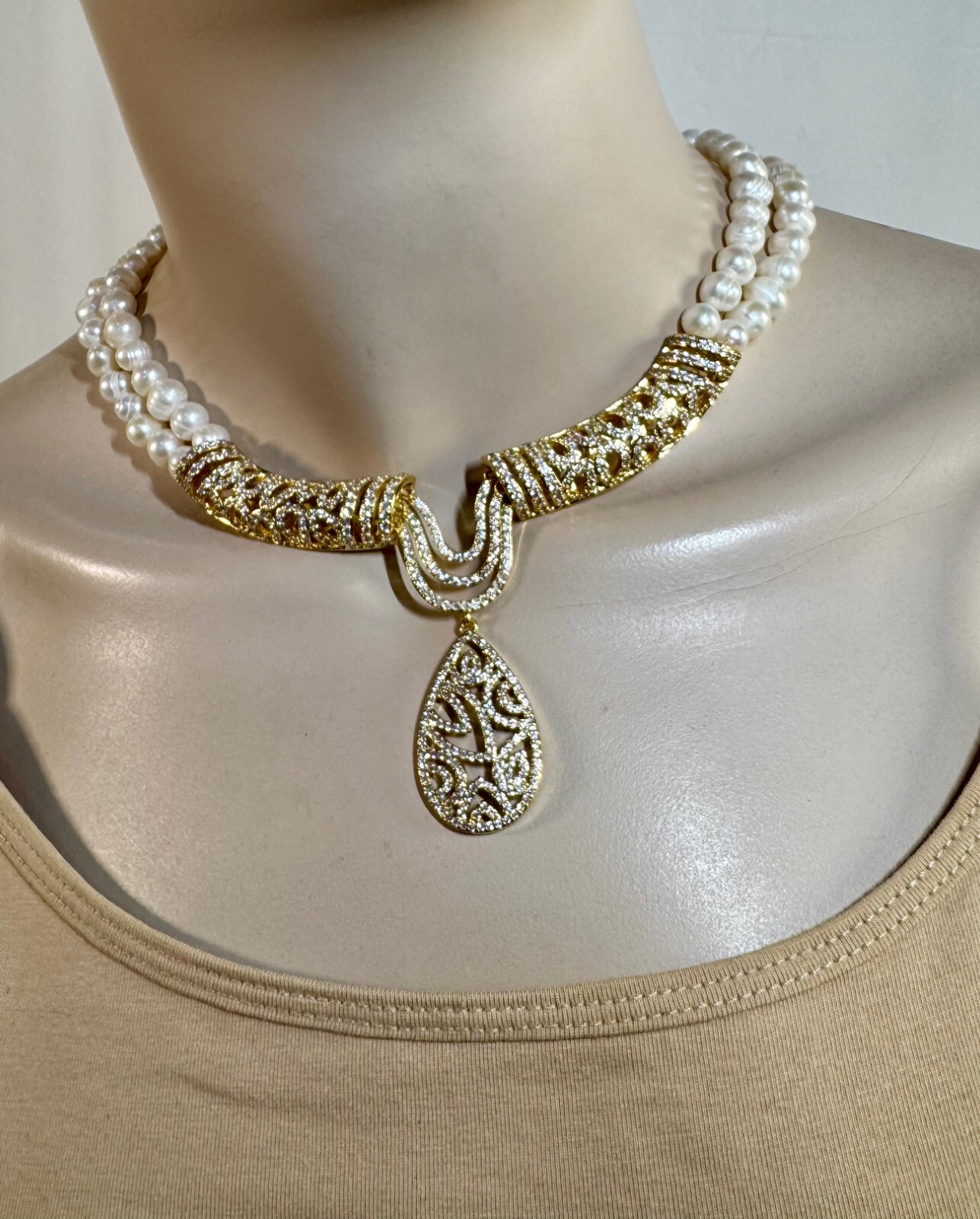 Freshwater pearls with large center piece , perfect foe all occasions, Handmad