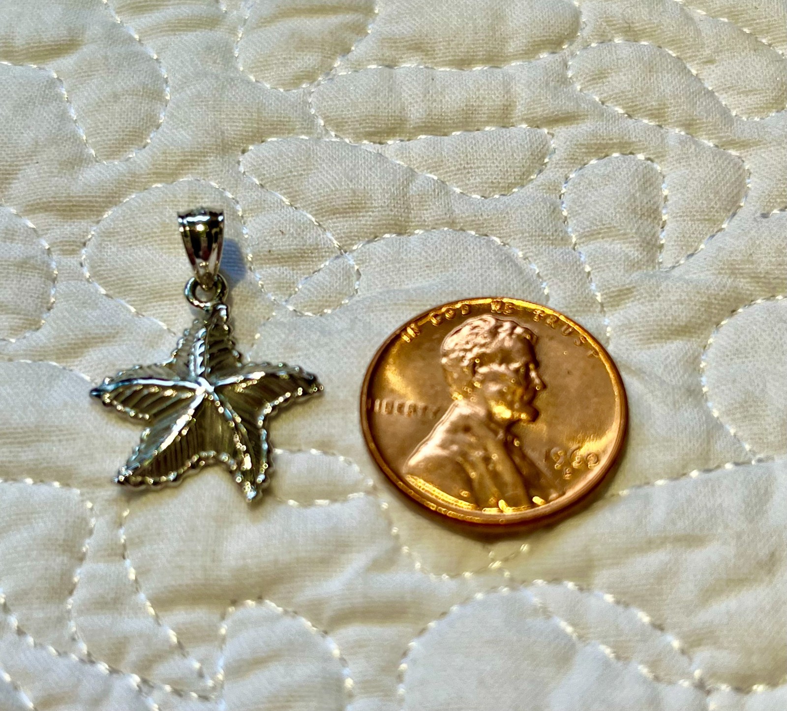 14k Solid White Gold Beach Ocean Polished and Diamond Cut Starfish Pendant