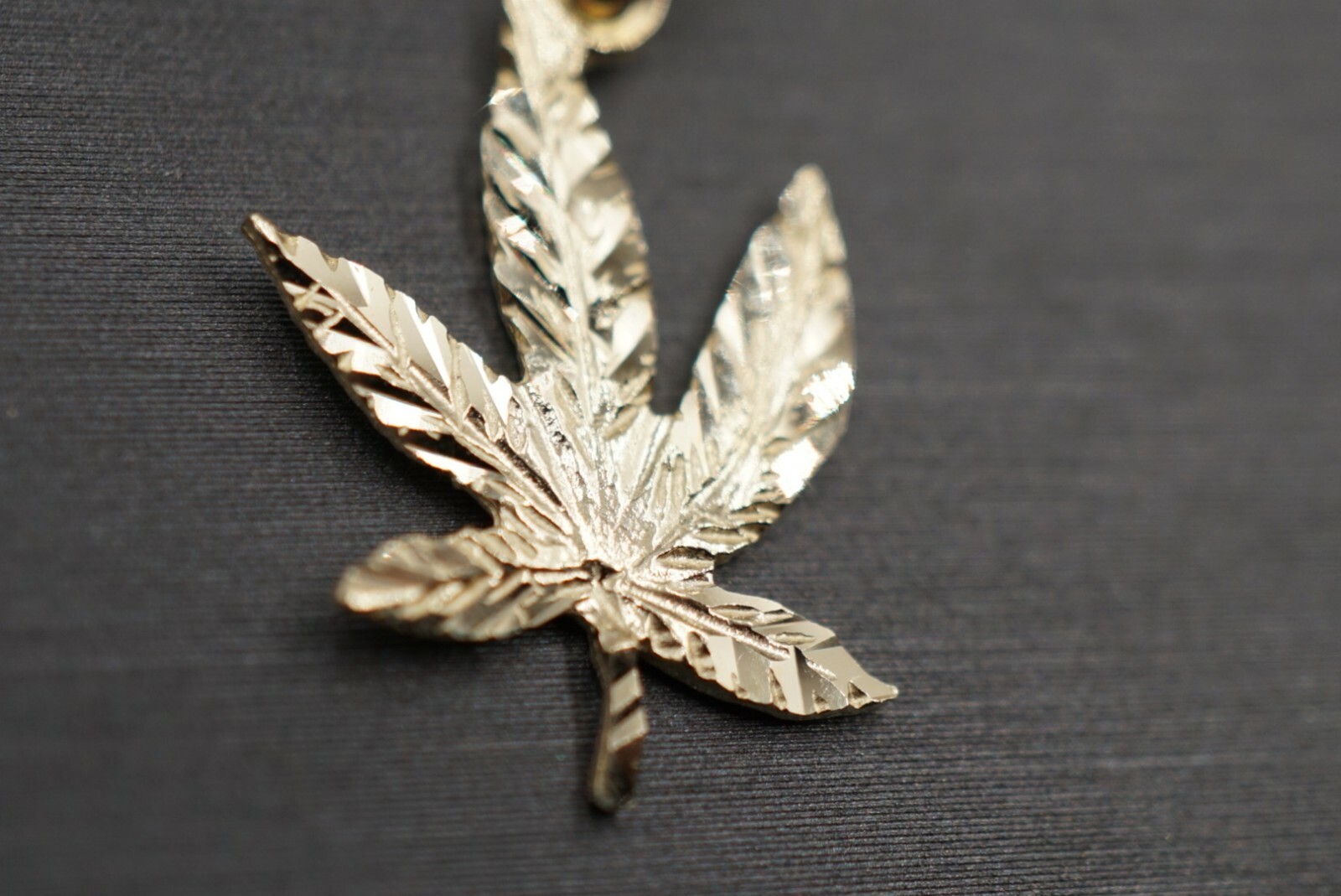 10K Solid Yellow Gold 1″ Diamond Cut Marijuana Cannabis Leaf Charm Pendant.