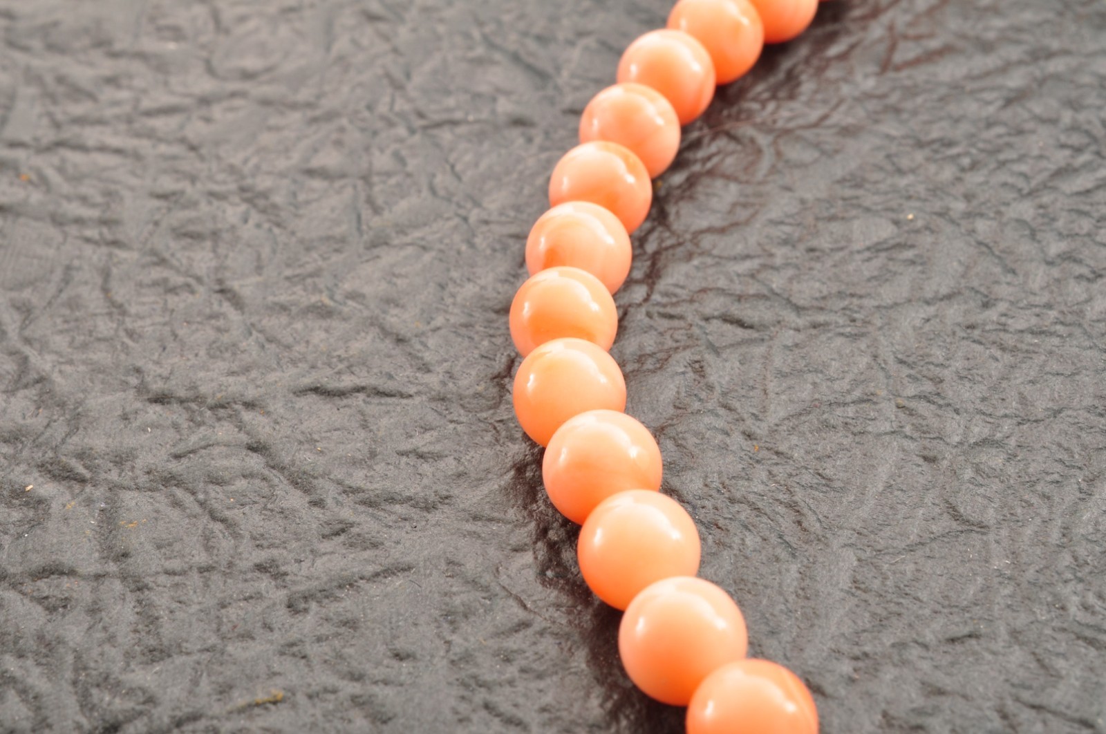 Vintage Salmon pink coral Necklace and ear clip set (17.3in 152ct) Certificate