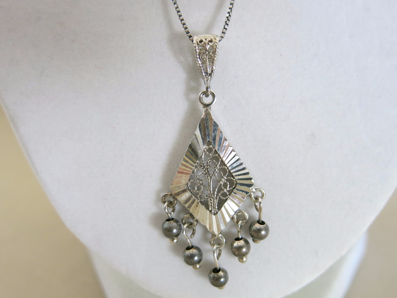 Sterling Silver Pendant made in Turkey & 18 in Chain 4.6g [3098]