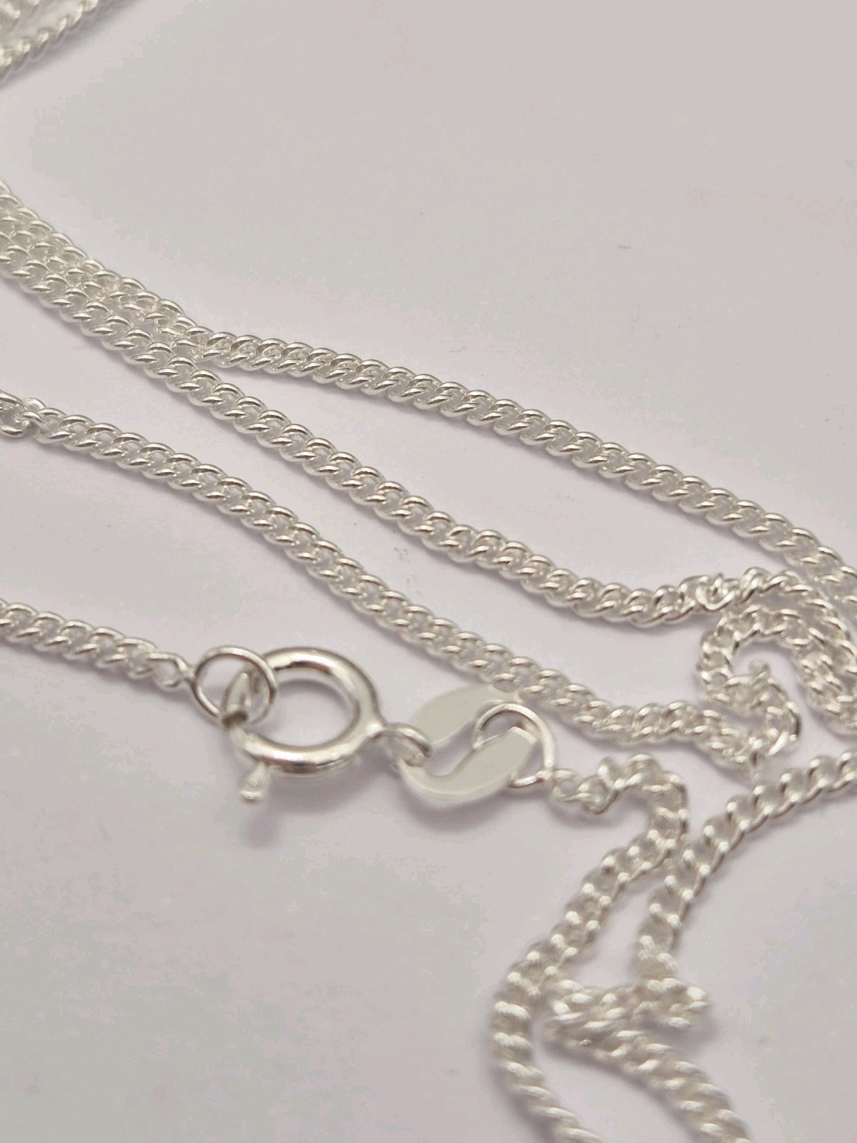 LOCKET – Sterling Silver Round Double Photo Locket Necklace. Hallmarked