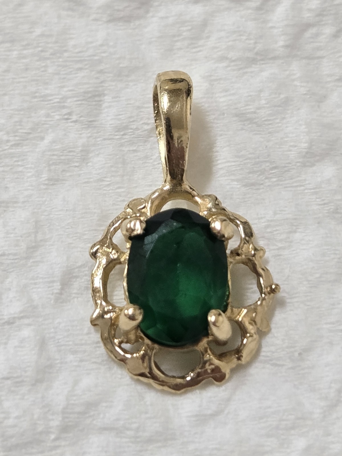 Green Emerald Stone Pendent 14k Yellow Gold Oval Shape For Children And Adults