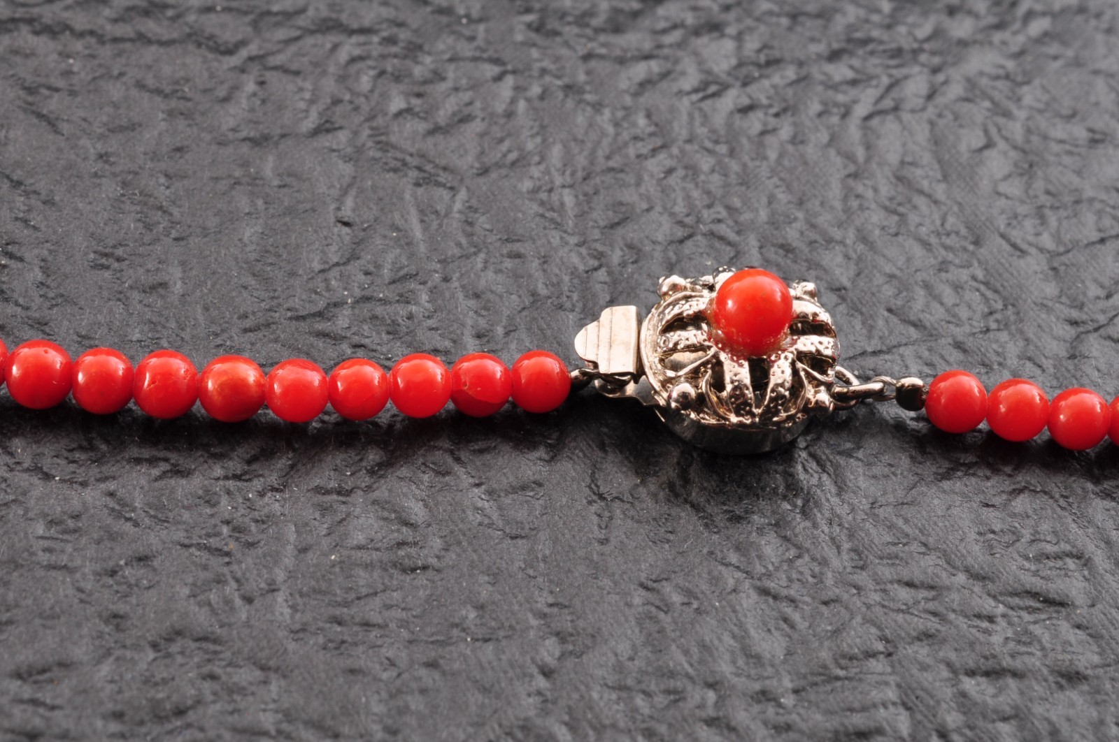 925 silver clasp, red coral undyed Rosary-style necklace (67.5ct) Certification.