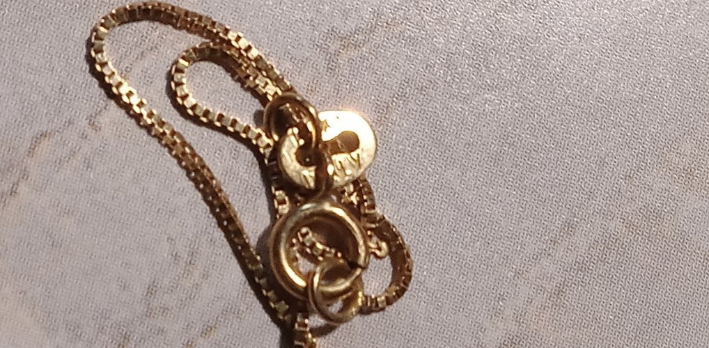 14k Gold Heart Pendant necklace Dated 1984 2 grams Tri color Flowers