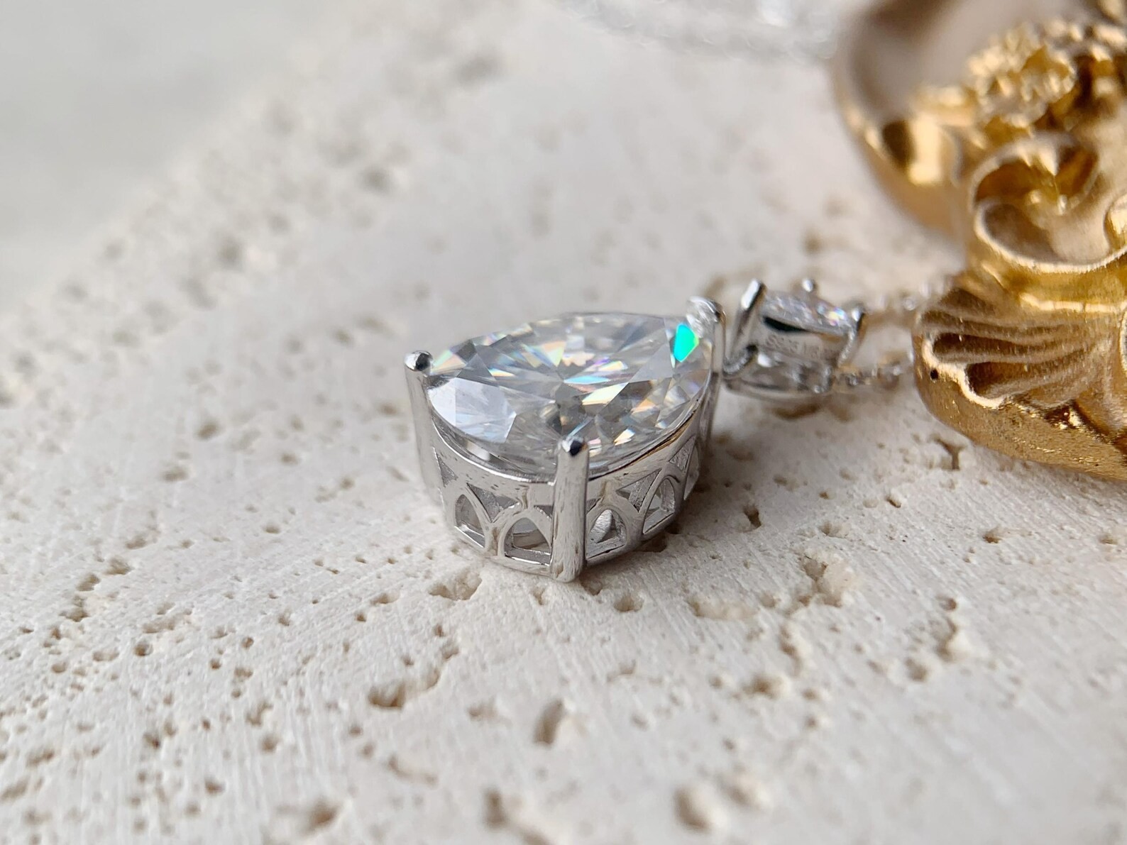3CT Pear Moissanite Pendant 925 Elegant Minimalist Sparkling Statement Necklace