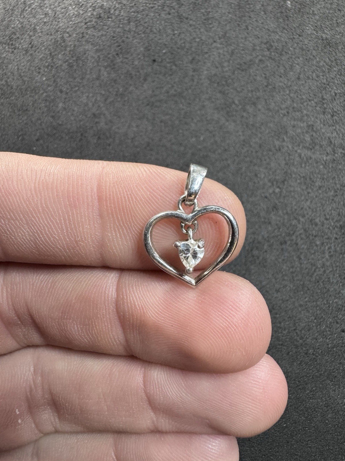 1.6g Vintage Sterling Silver 925 CZ Heart Pendant Jewelry lot H