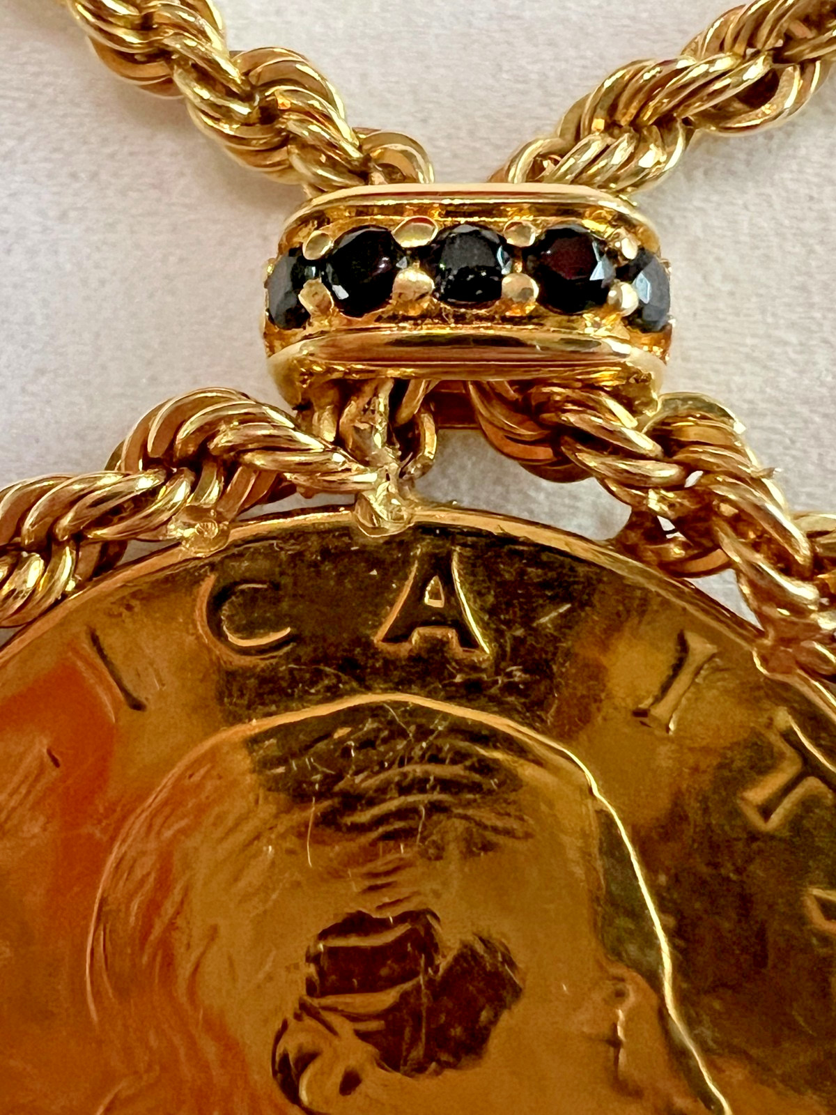 BRONZO MILOR ITALY 200 Lire 1979 Coin Pendant w/ 17” Necklace in Gold