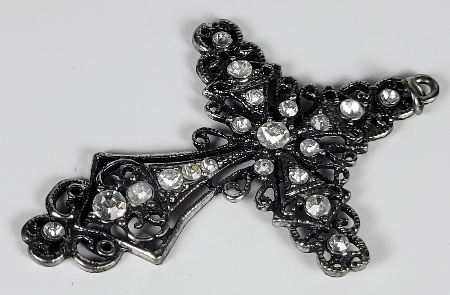 Vintage Cross Pendant with 20 Clear Faceted Crystals – 3 inches – Very Good