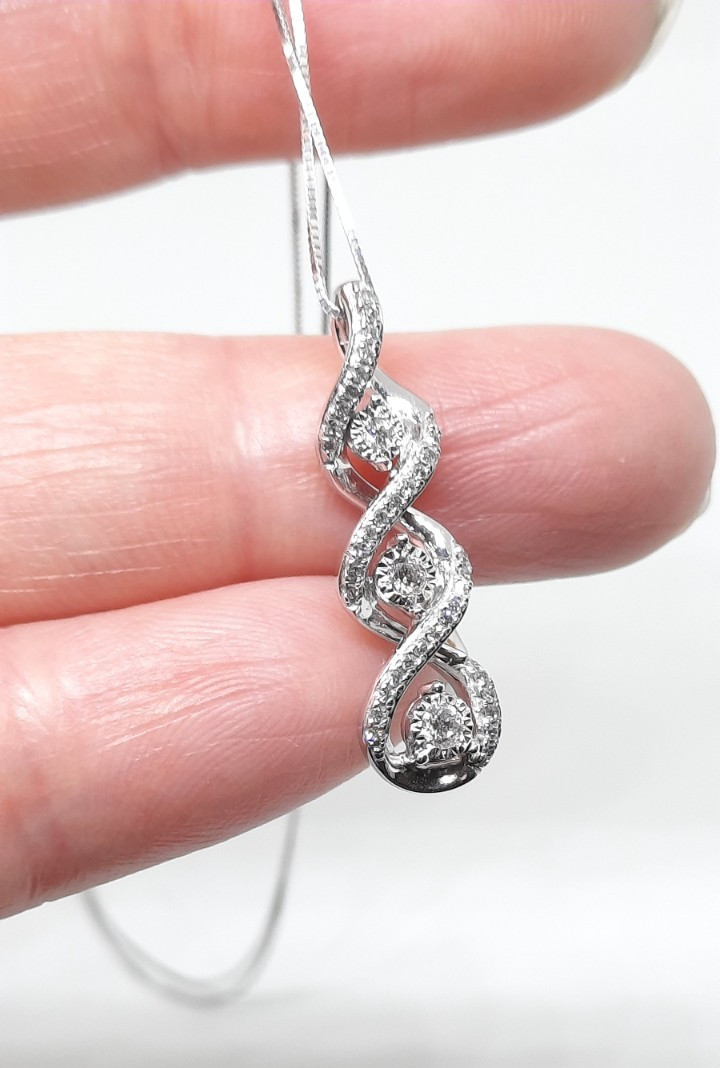 Kay Jewelers 1/5th cttw Diamond Pendant 10k WG Memories Magic Moments