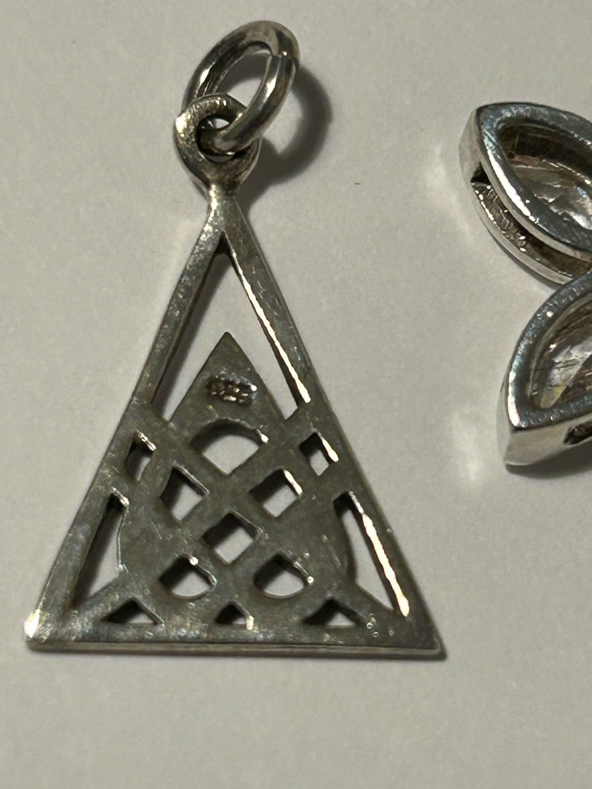 46cm/18” Sterling Silver Necklace with 3 Different Sterling Silver pendants (6g)