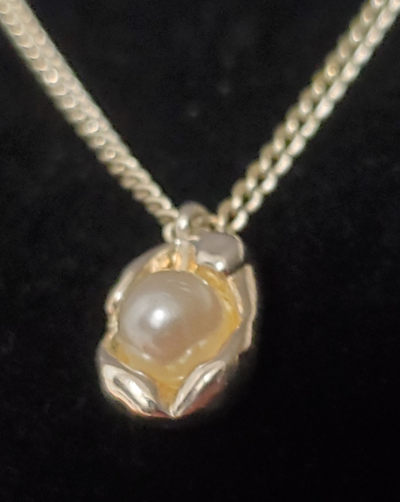 925 Sterling Silver Molten Pearl Pendant Necklace – 17″ Curb Chain + 1″ Extender