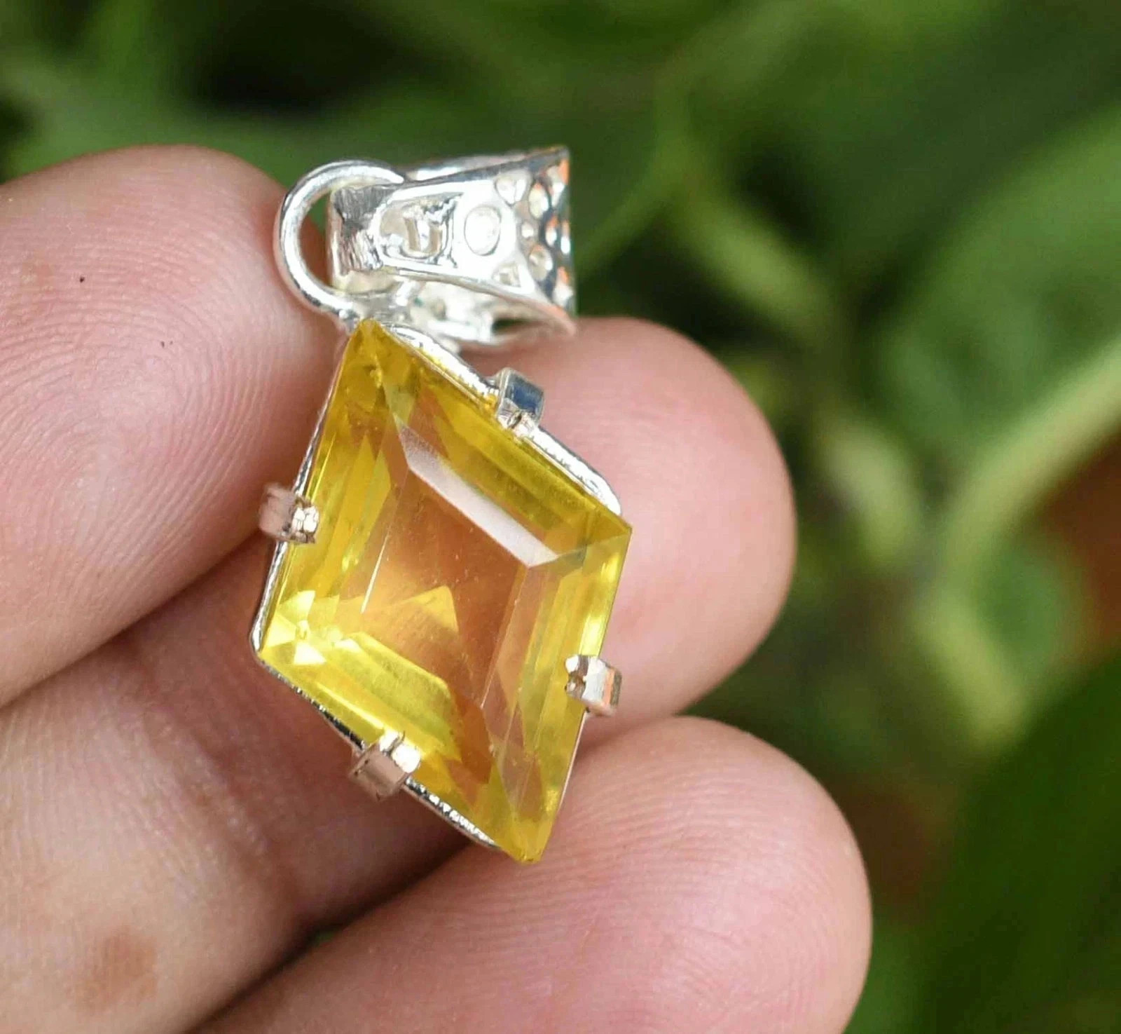 Natural Yellow Sapphire 21 Ct Fancy Cut 925 Solid Silver Pendant Gemstone