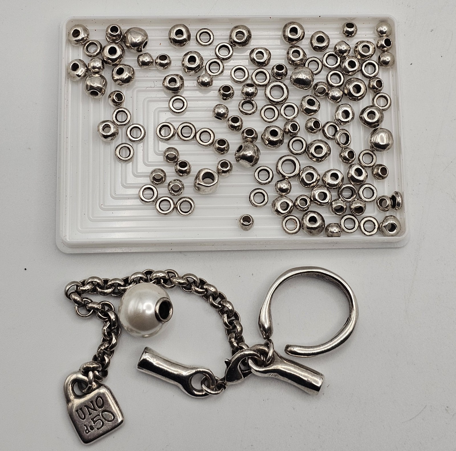 Uno de 50 Silver Plated Necklace Simulated Pearl Signed Branded (66g)