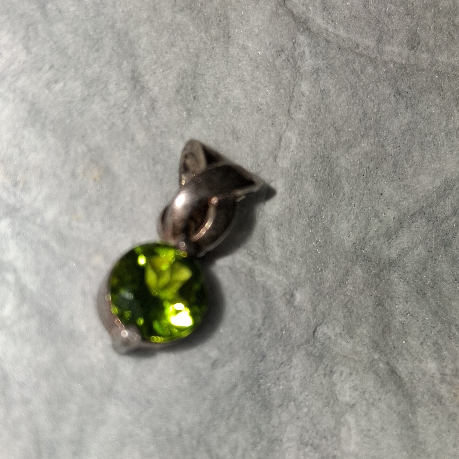 925 Sterling Silver Round Green Peridot Prong Set Pendant Signed