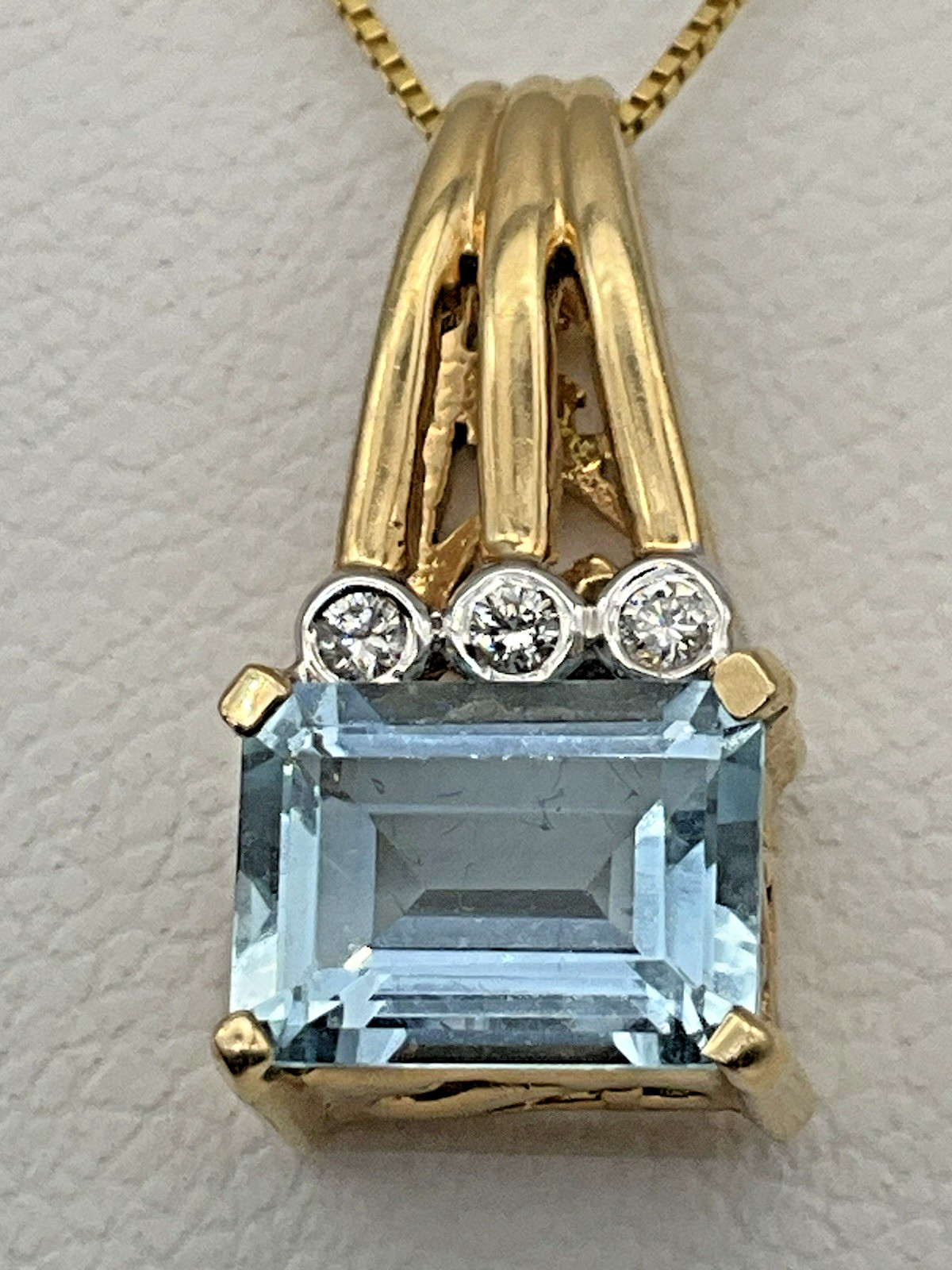 14K Yellow Gold 1.22cttw Aquamarine & Diamond Pendant With 18” Box Chain