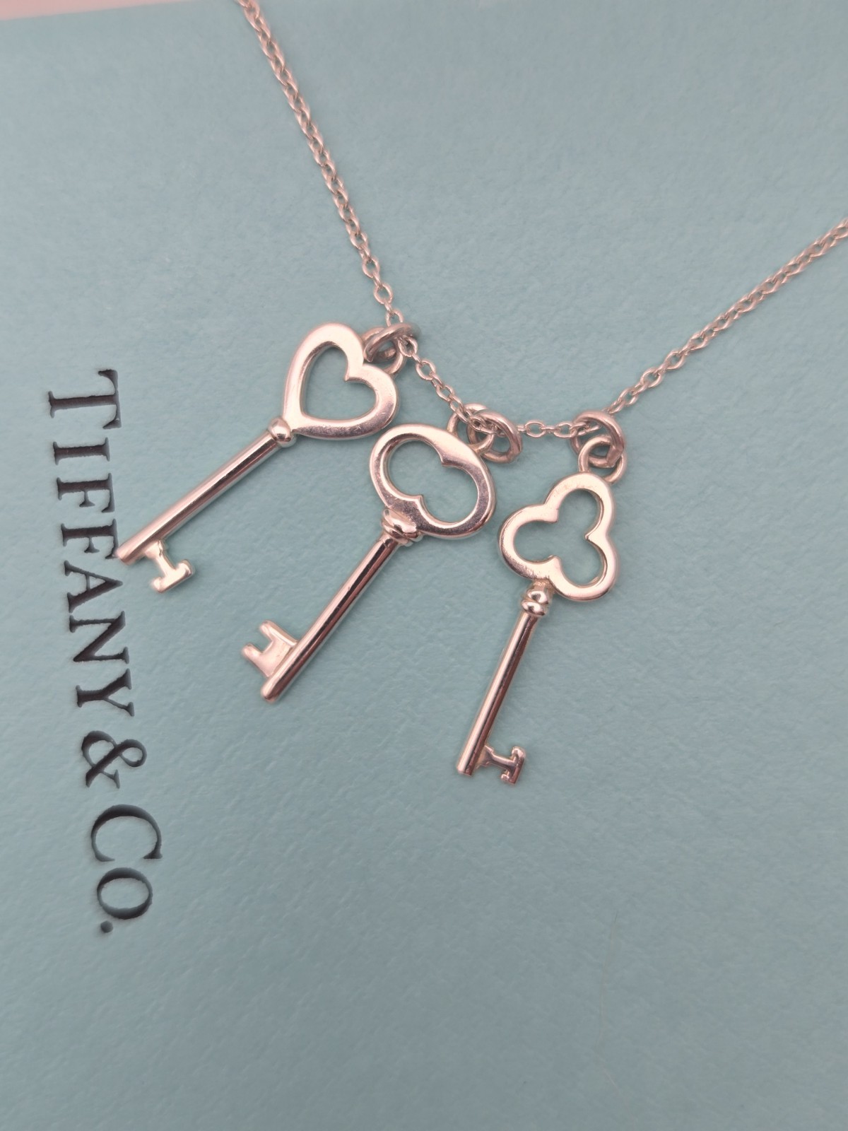 Vintage Tiffany & Co. 3 Key Pendant on 16″ Necklace in Sterling Silver Box Pouch
