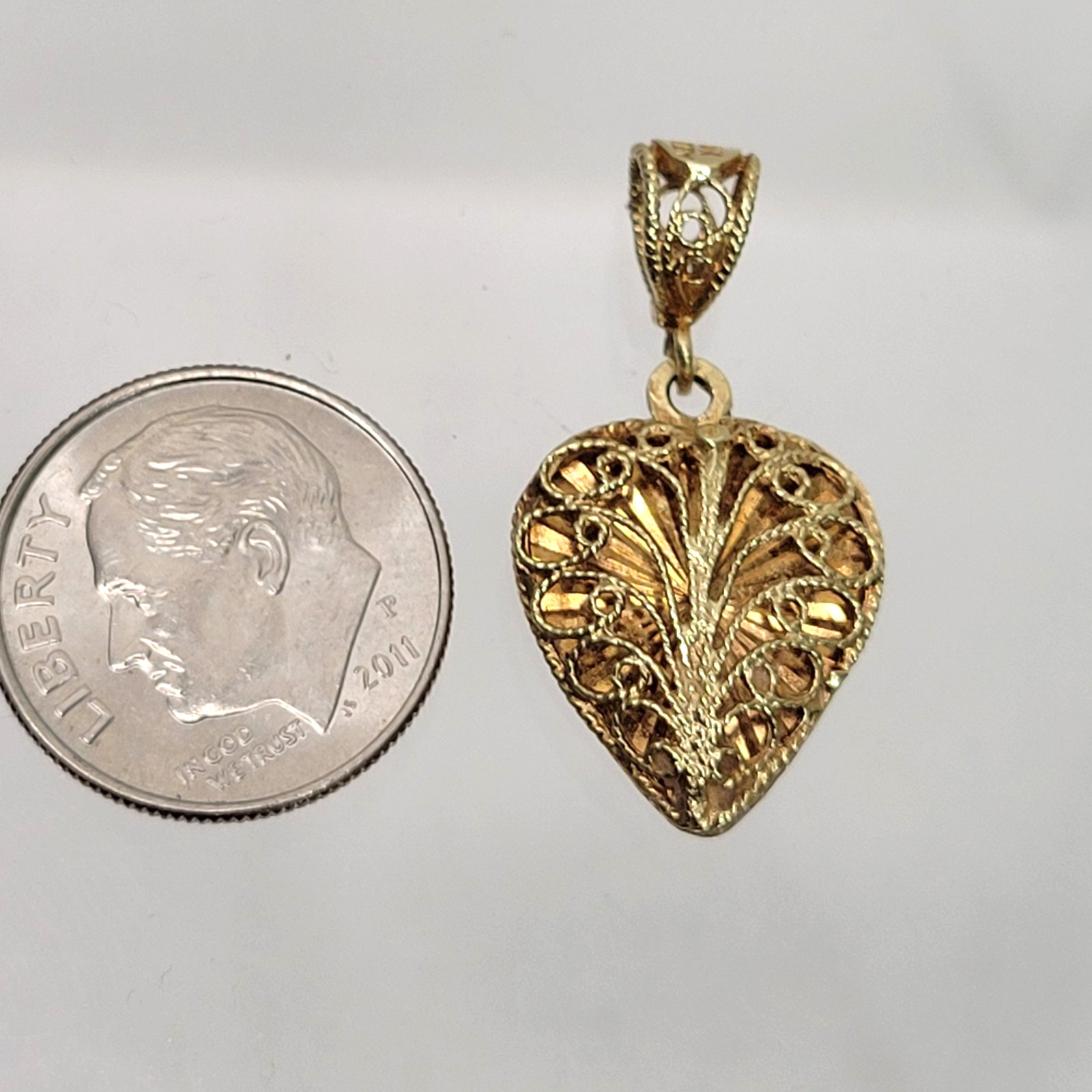 Vtg 14K Yellow Gold Filigree Heart Pendant – signed 1.8g Turkey (H in circle)