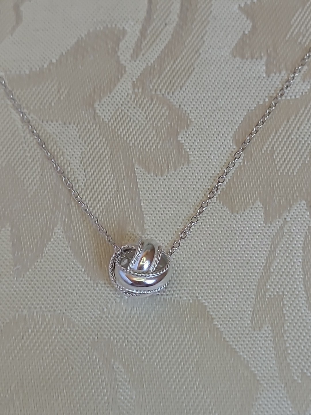 Classic Sterling Silver 925 Knot Pendant Necklace Italy 17″
