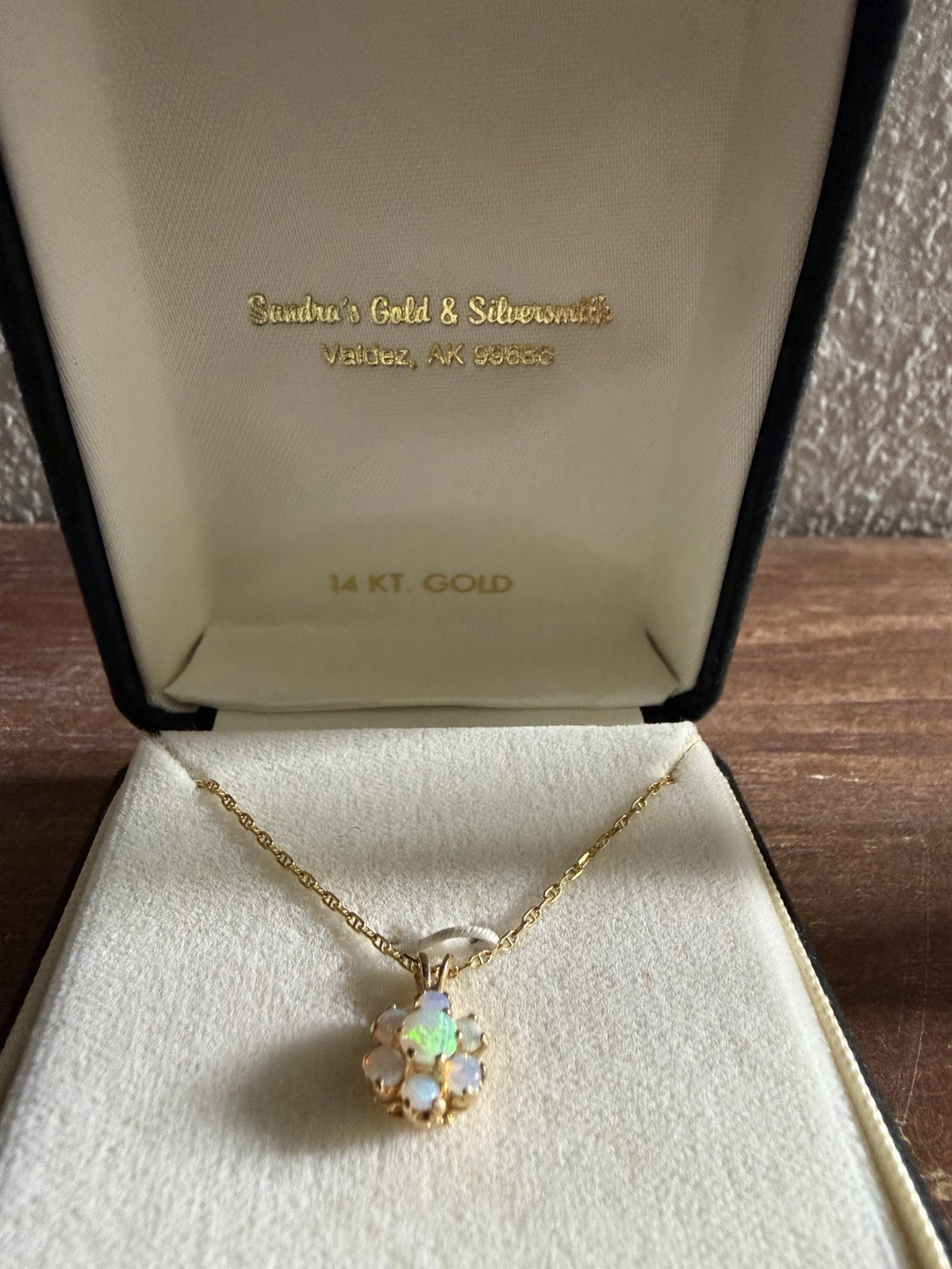 Sandra’s Gold & Silversmith 14K Yellow Gold Opal Cluster Pendant Necklace
