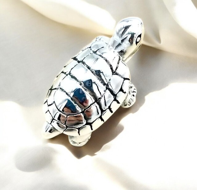 925 Sterling Silver Lightweight Turtle Pendant Necklace Chain Sold Separate 1626