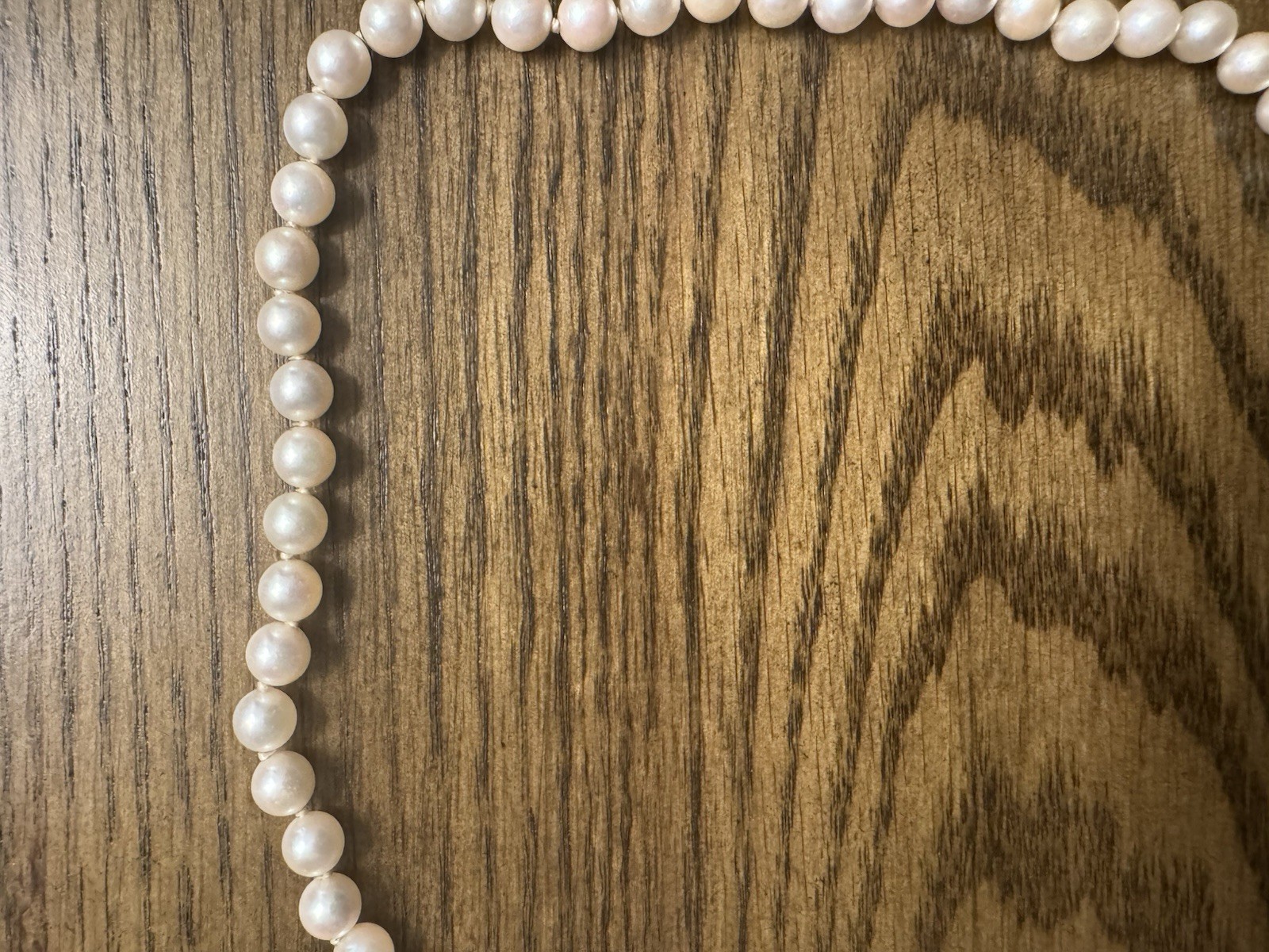 – Tiffany &CO 18 Inch pearl Necklace with signature Tiffany 18K gold clasp