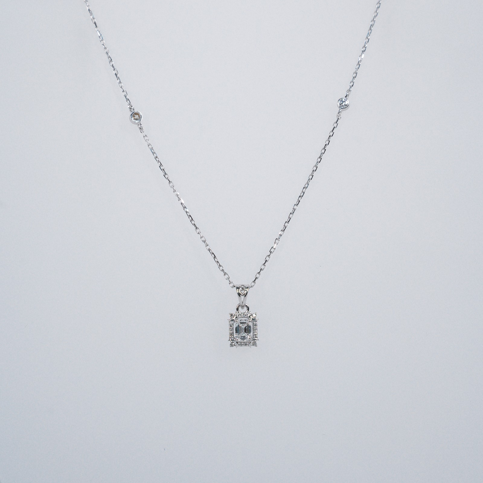 18 KARAT NECKLACE | NATURAL DIAMOND | WHITE GOLD | WOMAN | IGI CERTIFIED