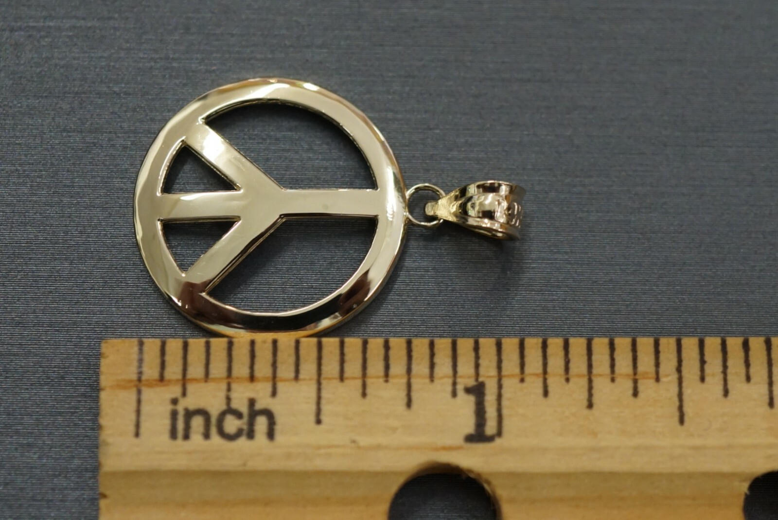 14K Solid Yellow Gold Polished 1″ Circle Peace Sign Charm Pendant.