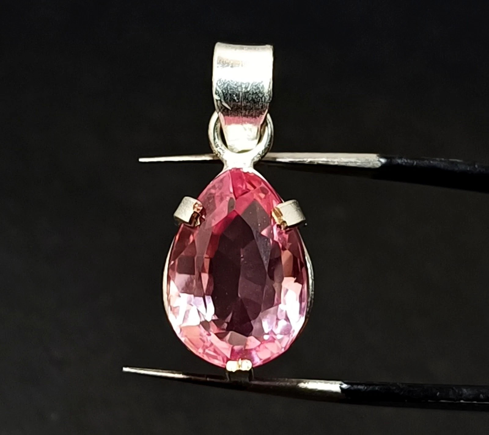 20 Ct Natural Pear Padparadscha Sapphire 925 Silver Pendant Certified Gemstone