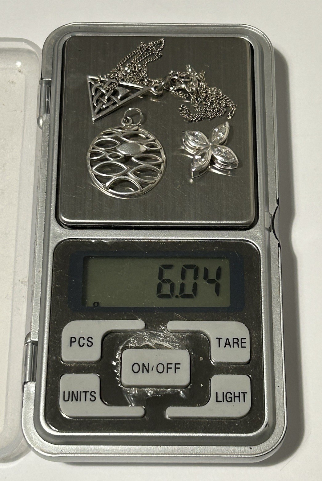 46cm/18” Sterling Silver Necklace with 3 Different Sterling Silver pendants (6g)