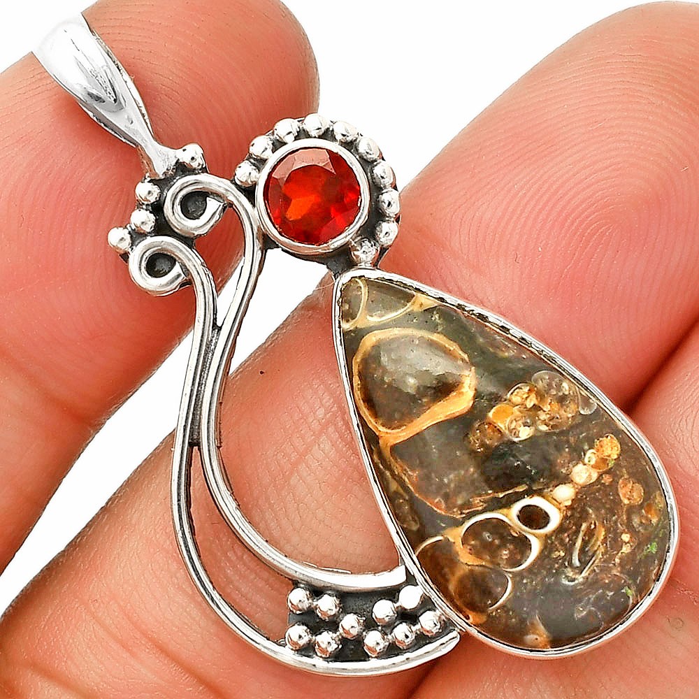 Turtella Jasper – USA & Garnet 925 Sterling Silver Pendant Jewelry P-1573