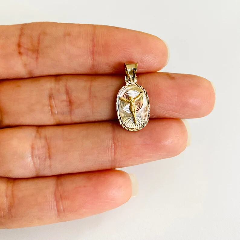 14K SOLID GOLD JESUS CHRIST 20mm / 0.7″ OVAL PENDANT, 14K GOLD – PT338