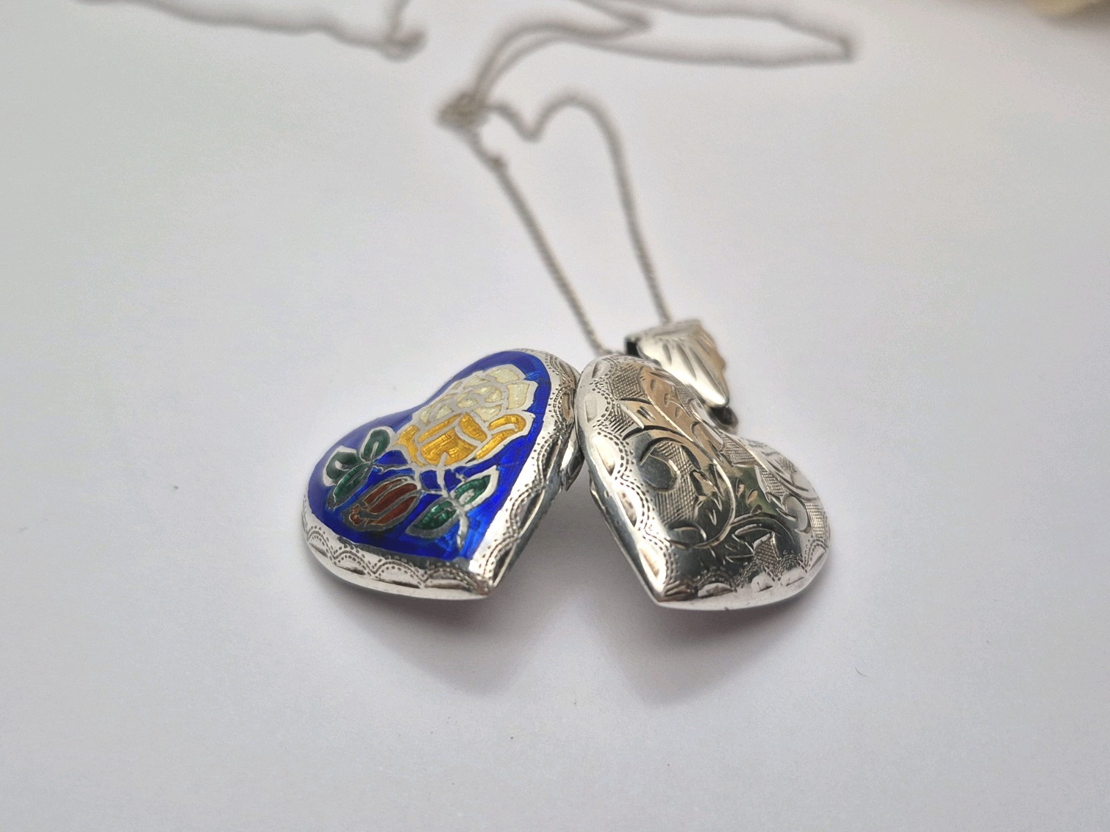 LOCKET – Sterling Silver and Enamel Heart Double Photo Locket Necklace /Chain.