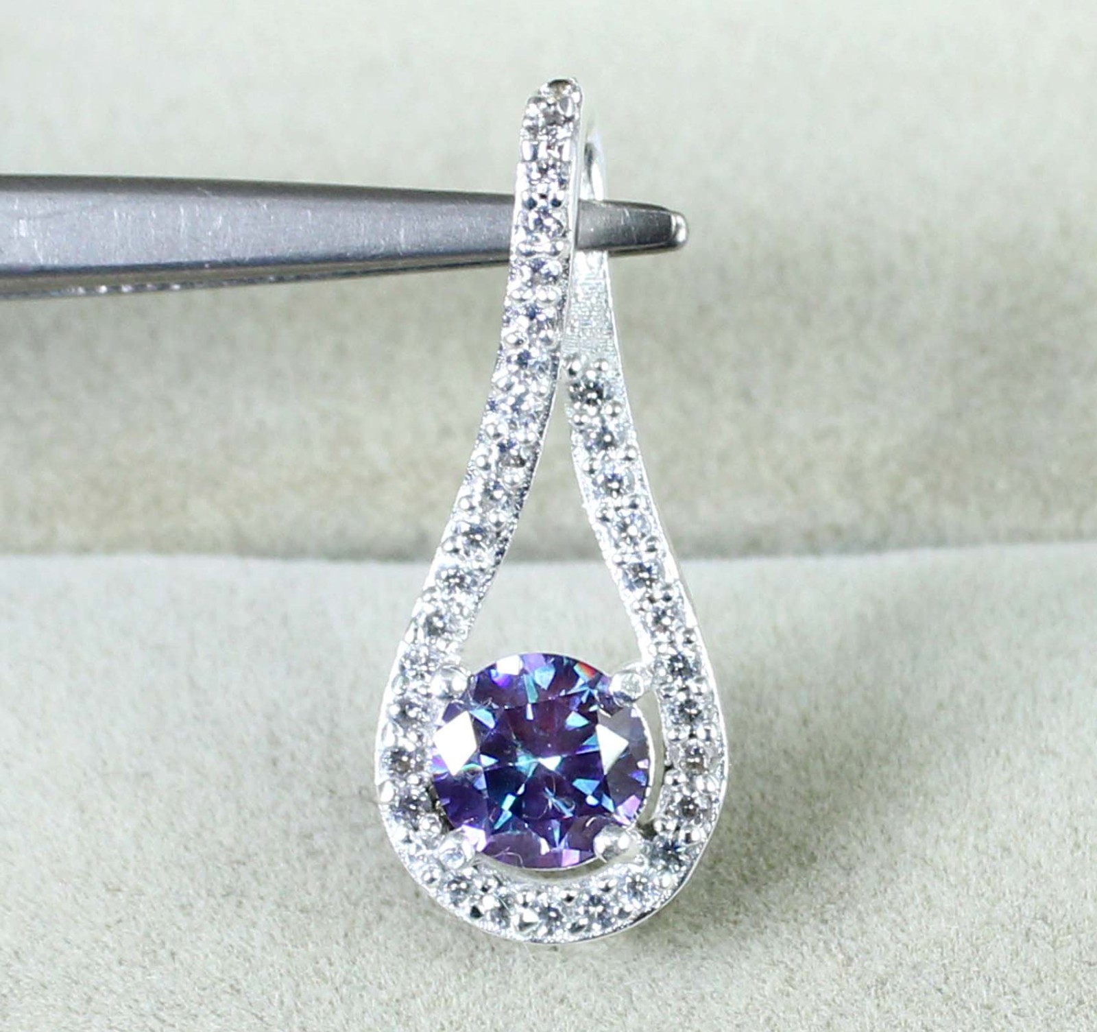 Purple Diamond Solitaire 1.30 Carat Round Cut Certified Latest Design Pendant