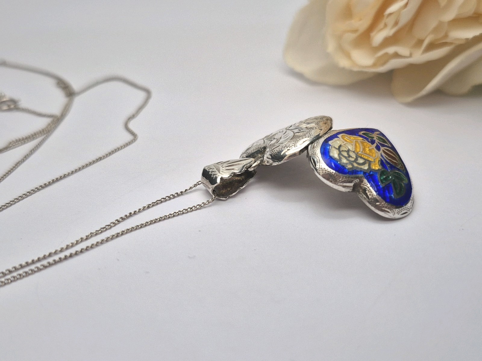 LOCKET – Sterling Silver and Enamel Heart Double Photo Locket Necklace /Chain.