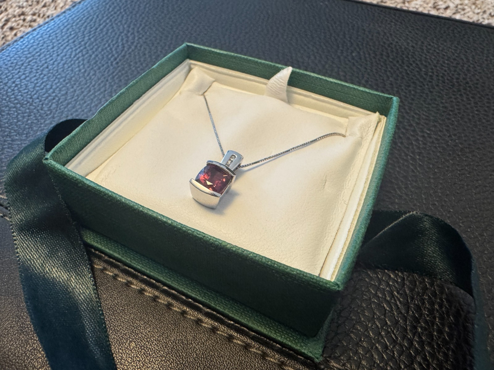 14K White Gold Rhodolite Garnet & Diamond Pendant Necklace – New, Never Worn