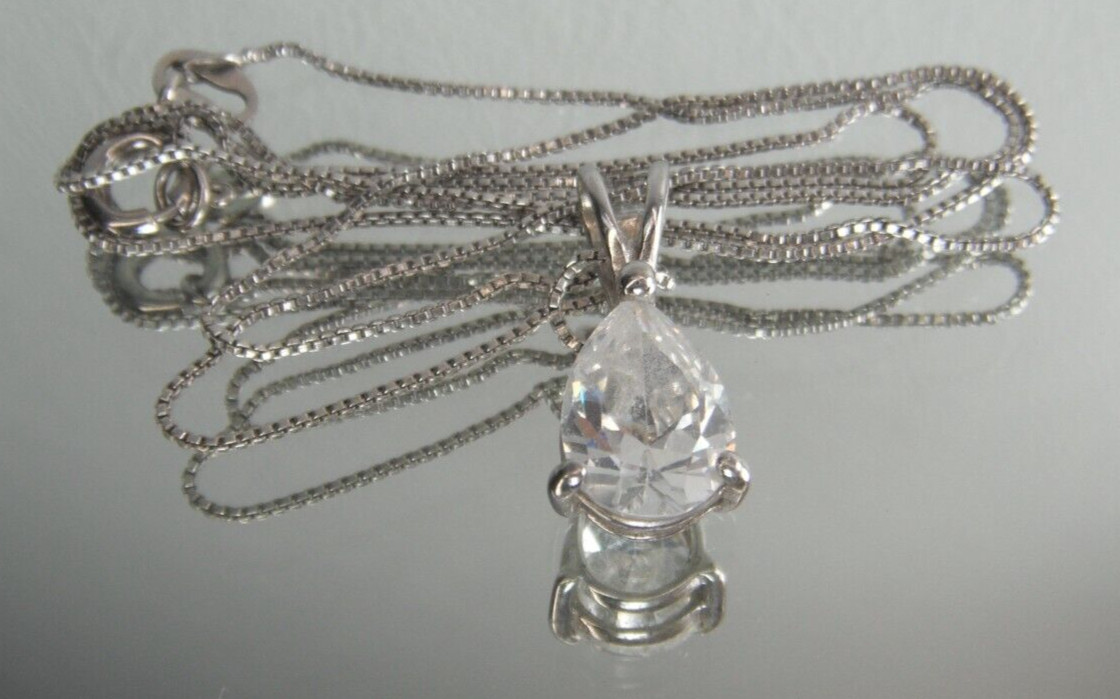 925 Teardrop Swarovski Pendant 925 1.51g Box Chain 18.5″ Spring Ring Clasp