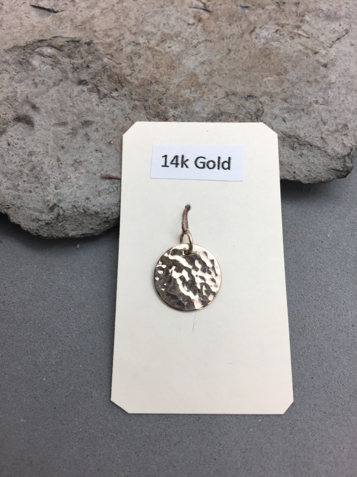 14k Solid Yellow Gold Hammered Disc Pendant 1/2″ Diameter No Chain 1 gr Handmade