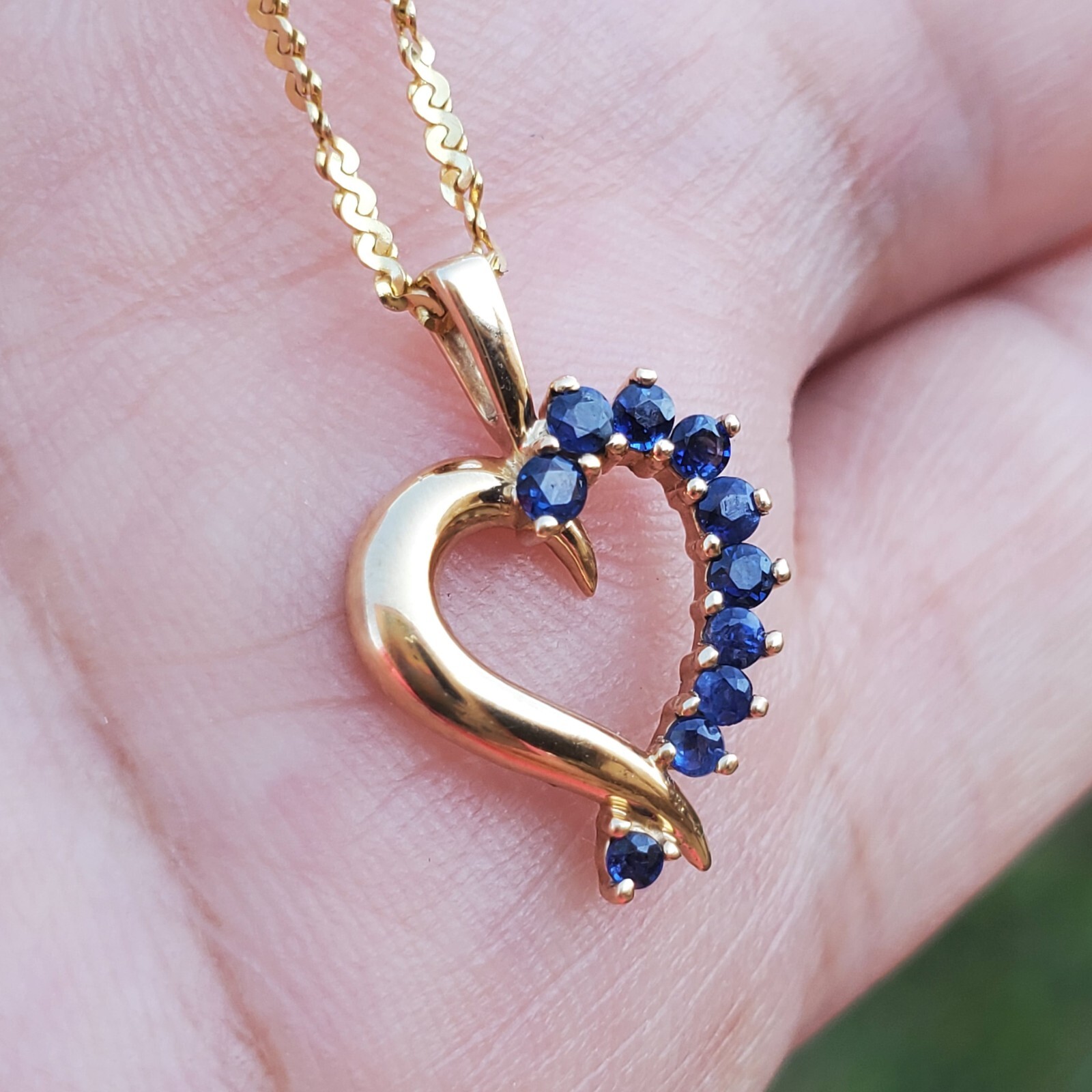 14K SOLID YELLOW GOLD SAPPHIRE HEART PENDANT ON SERPENTINE CHAIN NECKLACE 13″IN