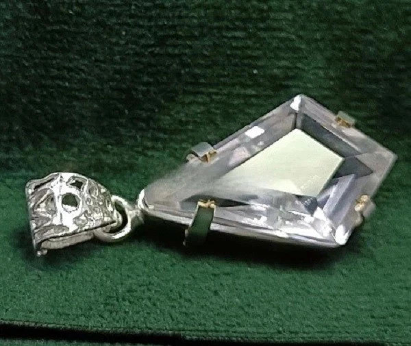 A+ Natural 20 Ct AGL Certified White Sapphire Gemstone 925 Silver Pendant