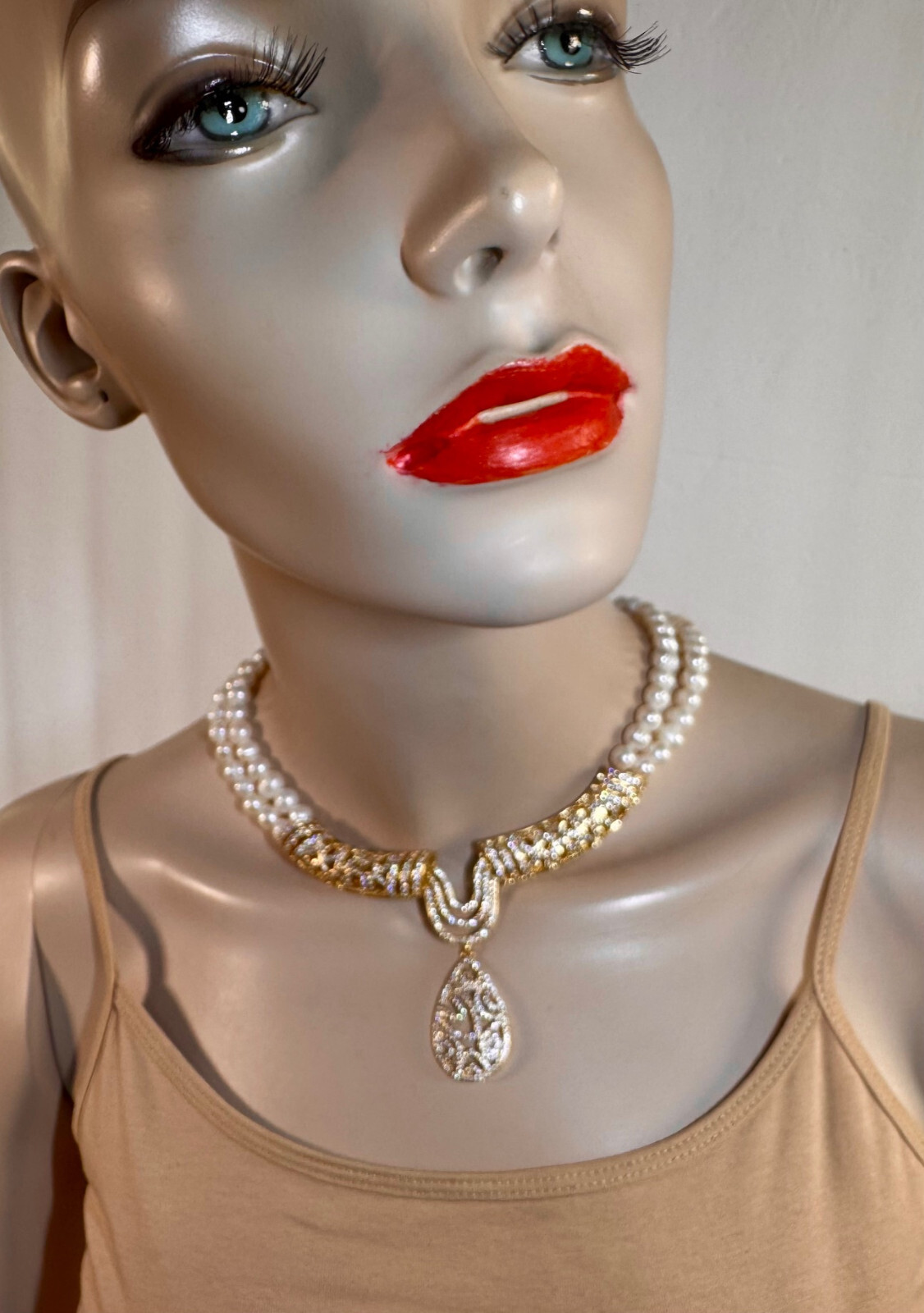 Freshwater pearls with large center piece , perfect foe all occasions, Handmad