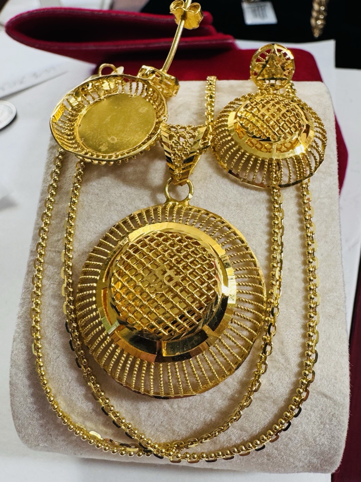 WOMENS 22K 22C 916 Real Gold 20” long Round Set Earrings Necklace 14.9g 2.2mm