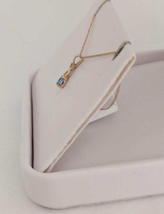 Blue Topaz & Diamond Necklace 14K 2 Grams Retail Price $999 Make Me An Offer!