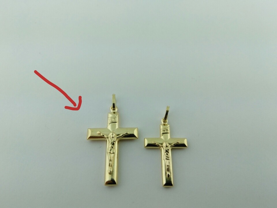 14K Solid Gold Italian Cross Pendant.Very elegant Very Good Price 2.3 grams