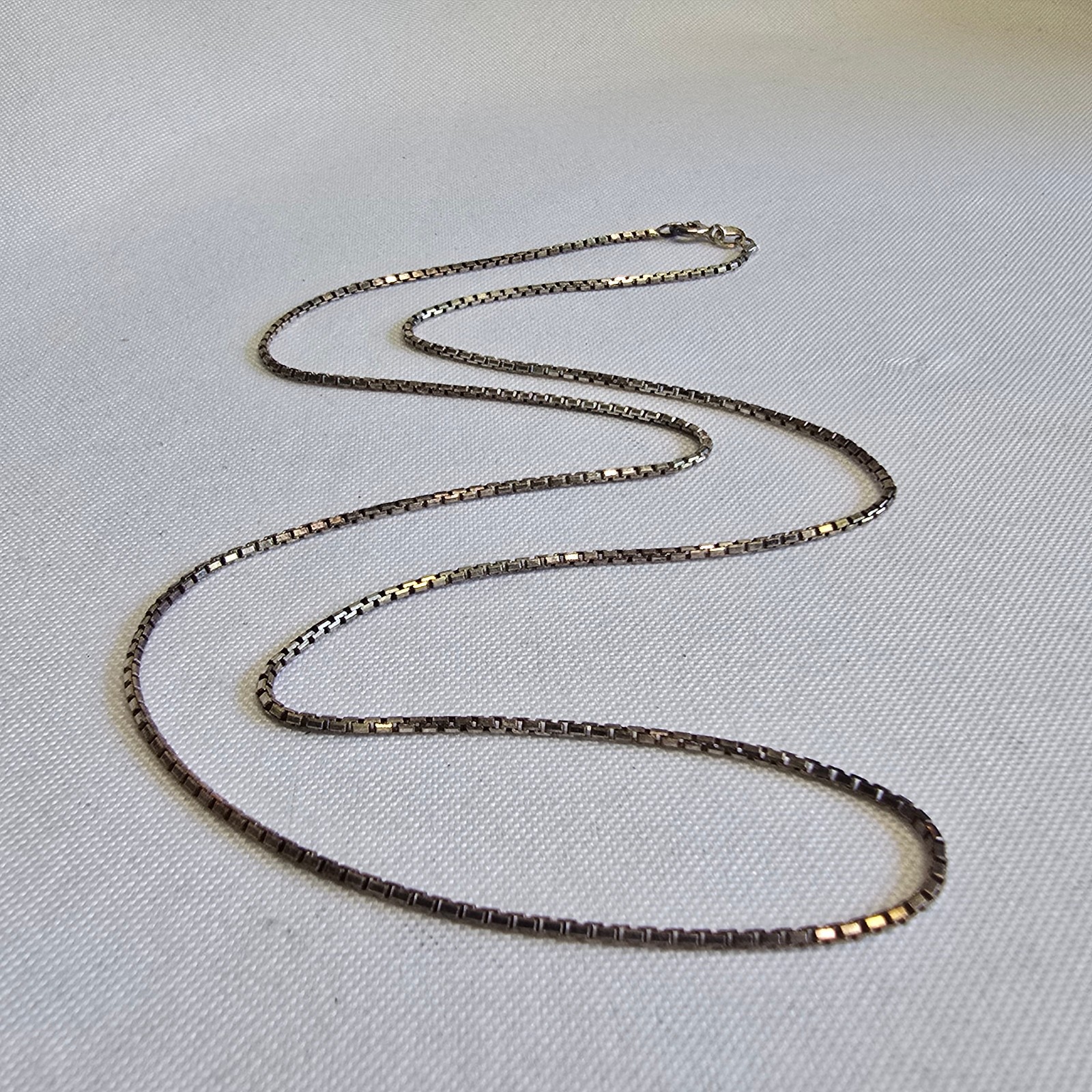 Sterling Silver Necklace 6.72g Fine Jewelry 23.5″ Box Chain Spring Ring