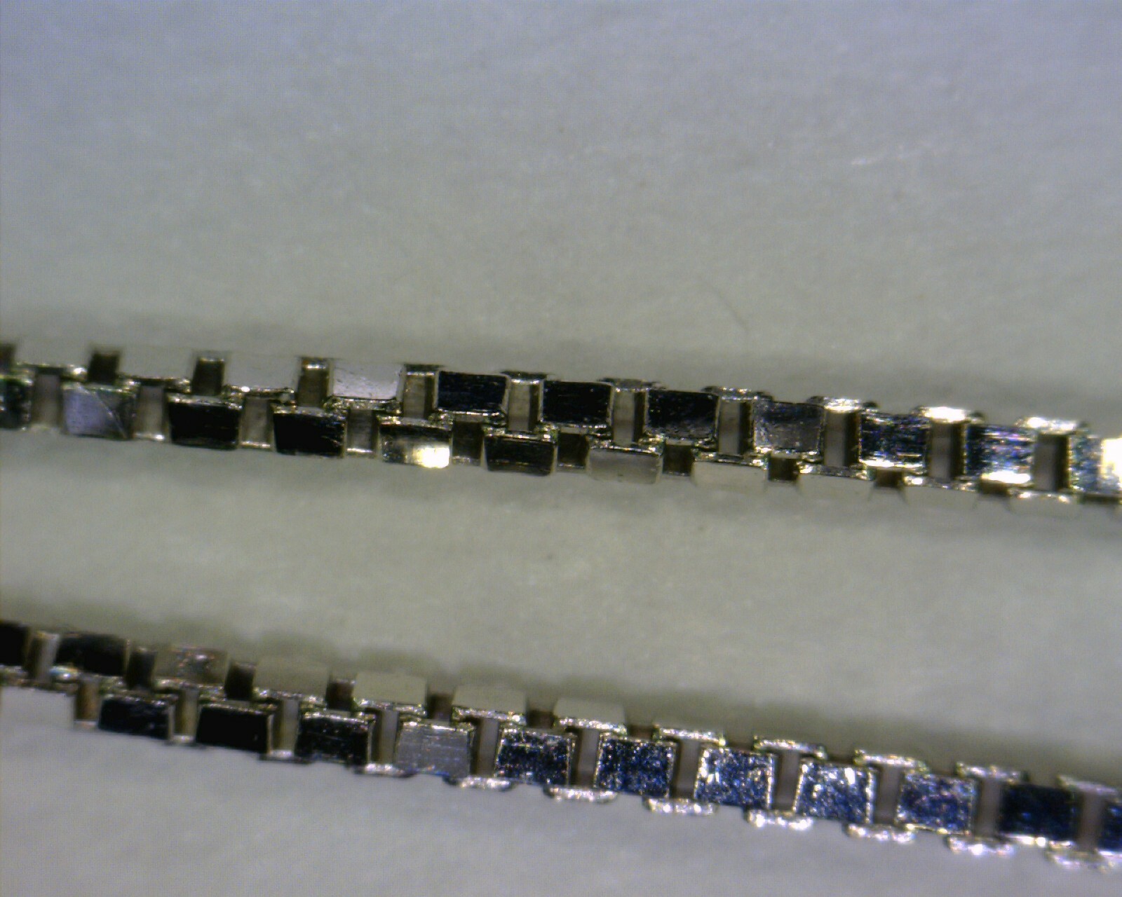 18.75″ 14K White Gold 0.65mm Box Chain Necklace – 1.042 grams