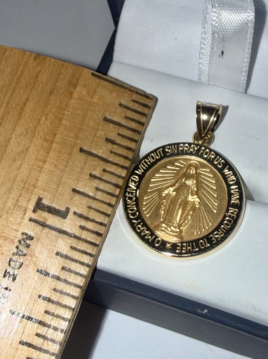 ESTATE Solid 14K Gold Virgin Mary Religious Circle Pendant