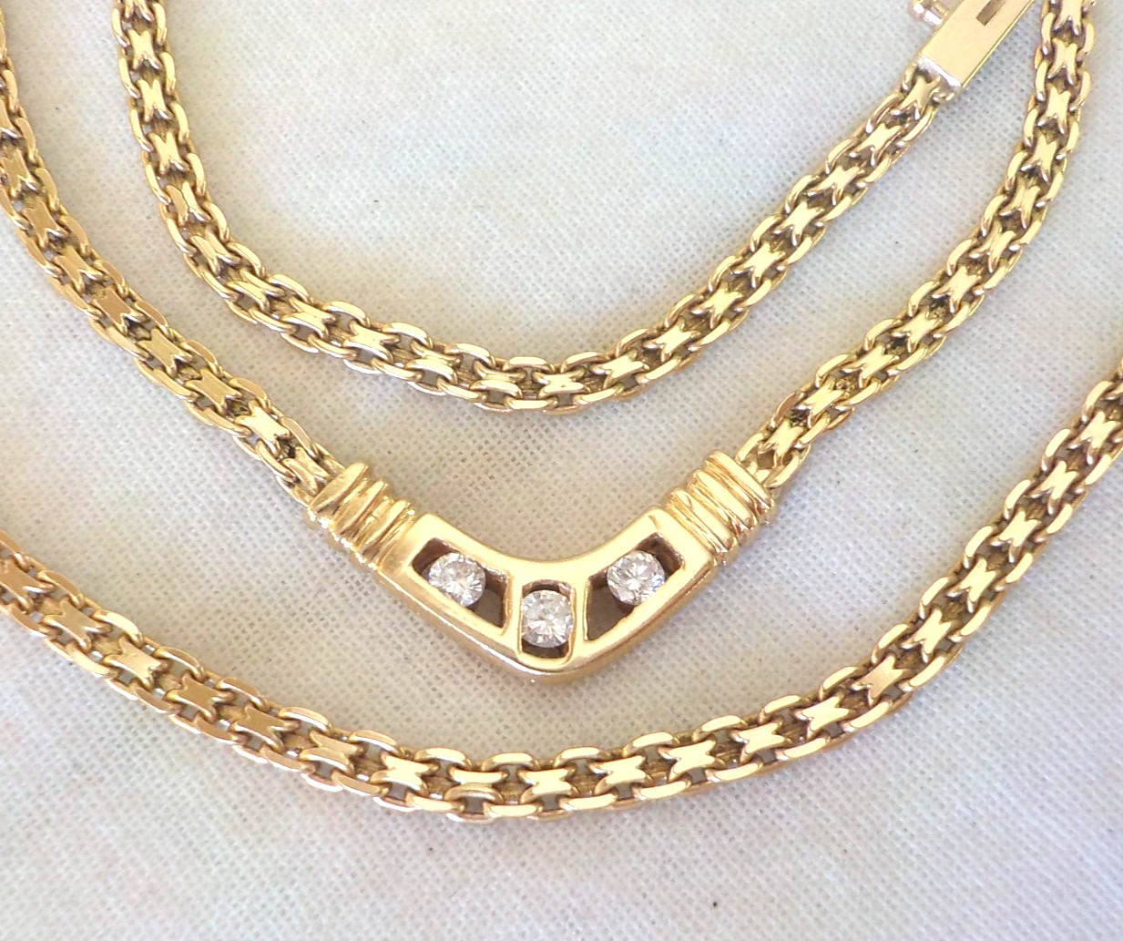 Solid 14K/13K Yellow Gold Chevron Collar Diamond Necklace – 8.50 gms, 15.2 in