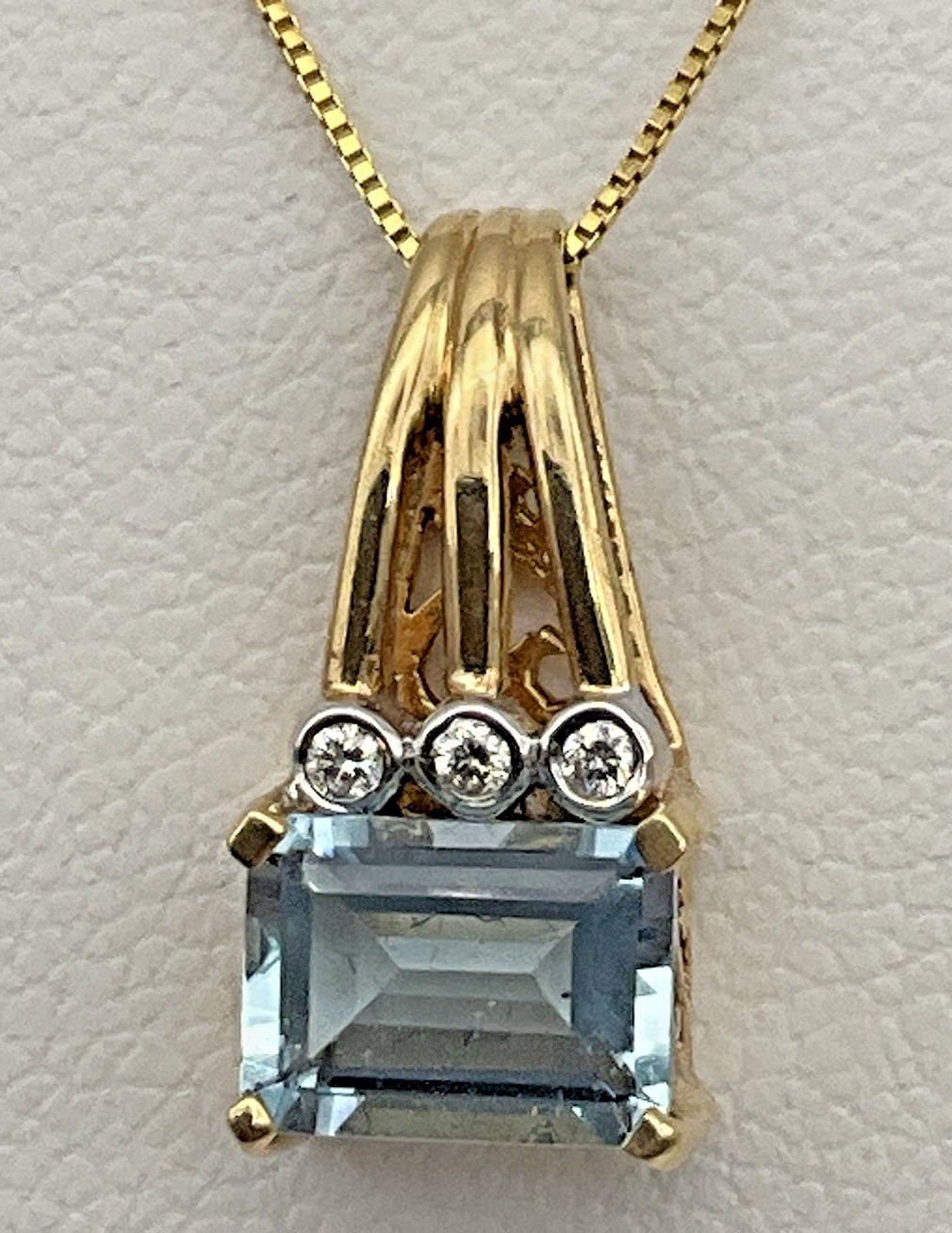 14K Yellow Gold 1.22cttw Aquamarine & Diamond Pendant With 18” Box Chain