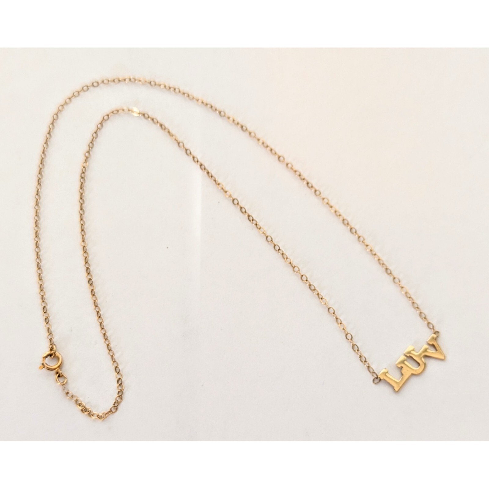 Adorable 14k Solid Yellow Gold LUV Pendant Necklace 15.5″